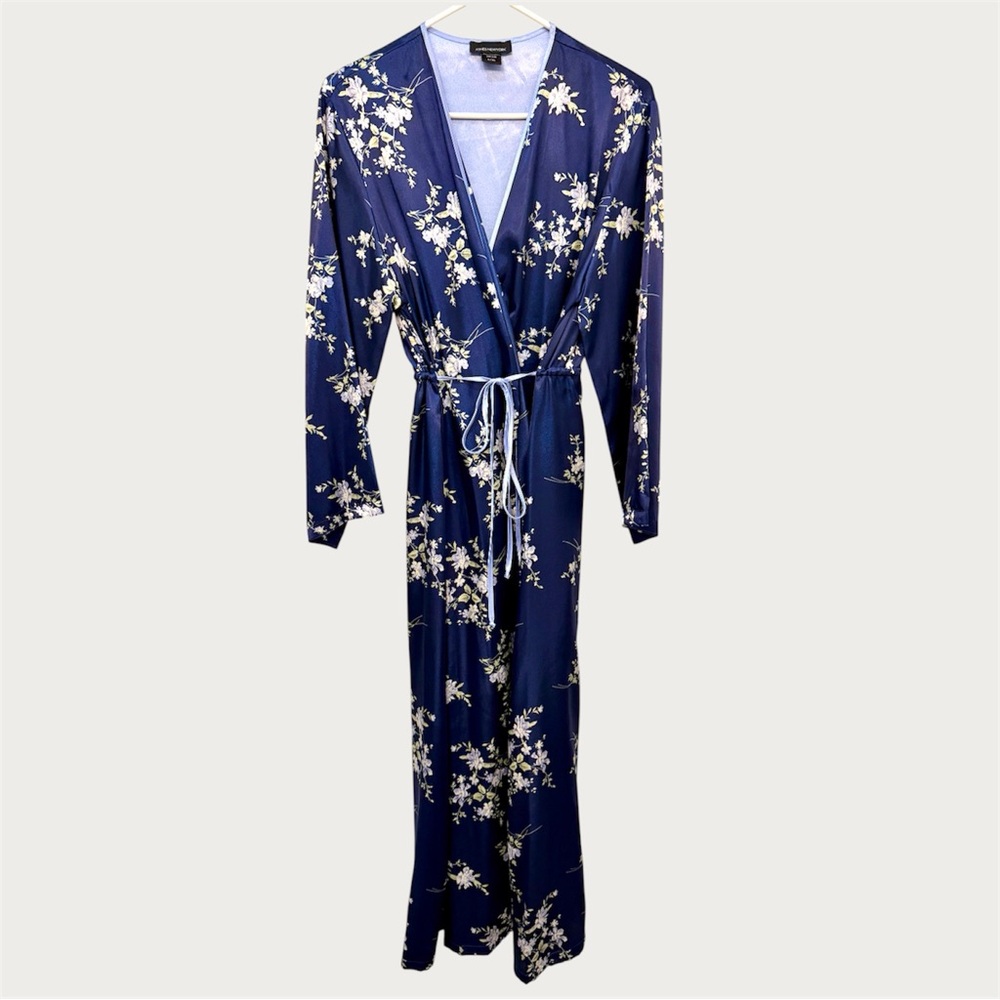 Vintage Jones New York Navy Floral Robe and Nightgown set